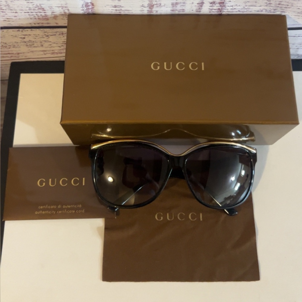 Gucci Sunglasses - Picture 2 of 6